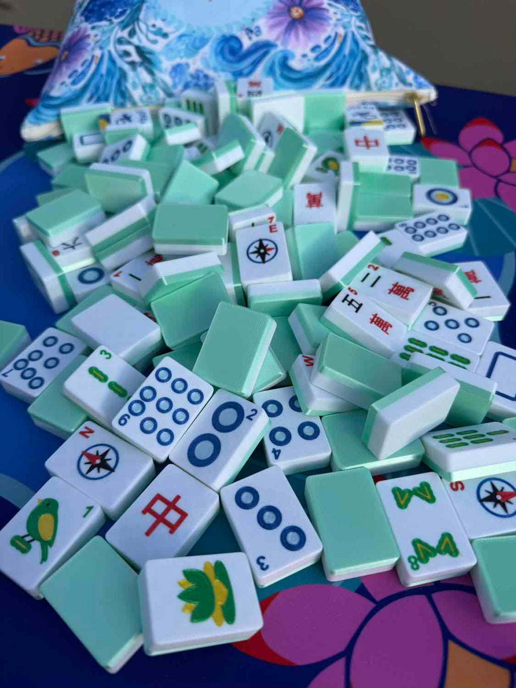 Travel Mahjong Tiles - Compass